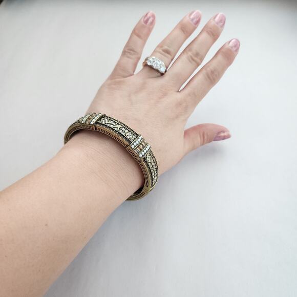 Heidi Daus Bangle Bracelet Hinge Old Gold Bronze White Crystal Age Of elegance - Picture 11 of 12